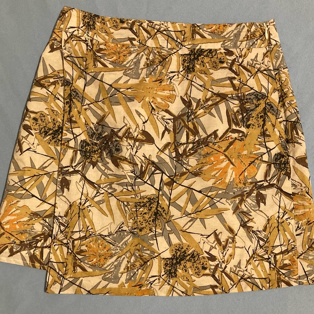 Acoa Woman’s Mini Skirt Size Small Earthtones Floral Leaves  Boho Natural Lined